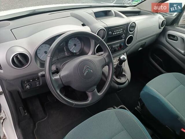 Білий Сітроен Берлінго, об'ємом двигуна 1.6 л та пробігом 172 тис. км за 11950 $, фото 24 на Automoto.ua