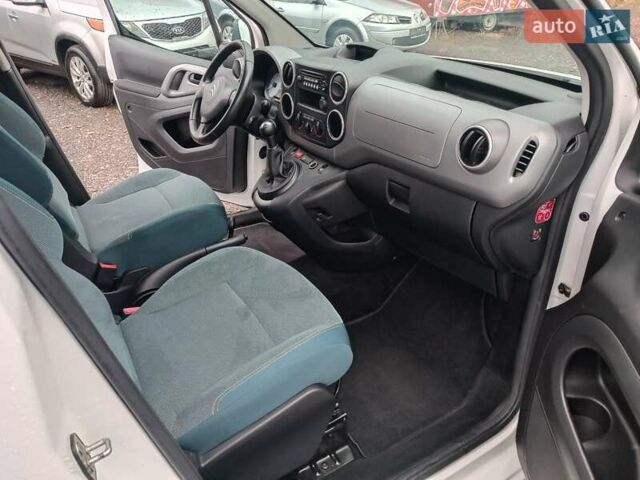 Білий Сітроен Берлінго, об'ємом двигуна 1.6 л та пробігом 172 тис. км за 11950 $, фото 29 на Automoto.ua