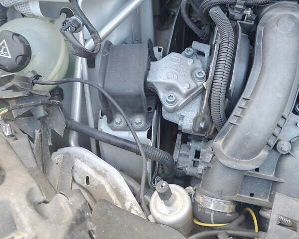 Білий Сітроен Берлінго, об'ємом двигуна 1.6 л та пробігом 86 тис. км за 5500 $, фото 5 на Automoto.ua