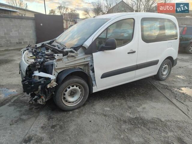 Білий Сітроен Берлінго, об'ємом двигуна 1.6 л та пробігом 86 тис. км за 5500 $, фото 6 на Automoto.ua