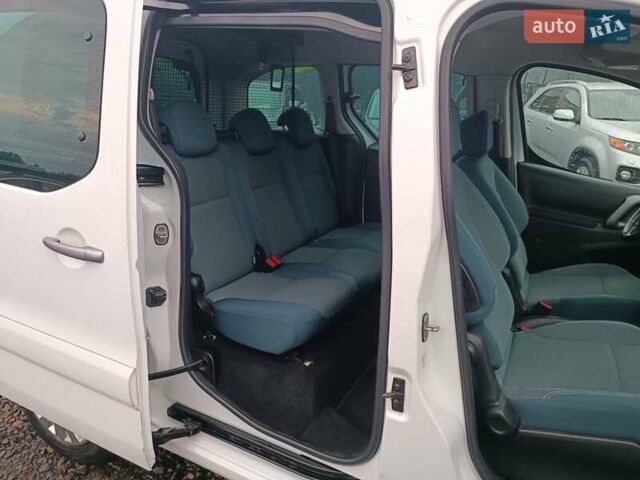 Белый Ситроен Берлинго, объемом двигателя 1.6 л и пробегом 172 тыс. км за 10500 $, фото 35 на Automoto.ua