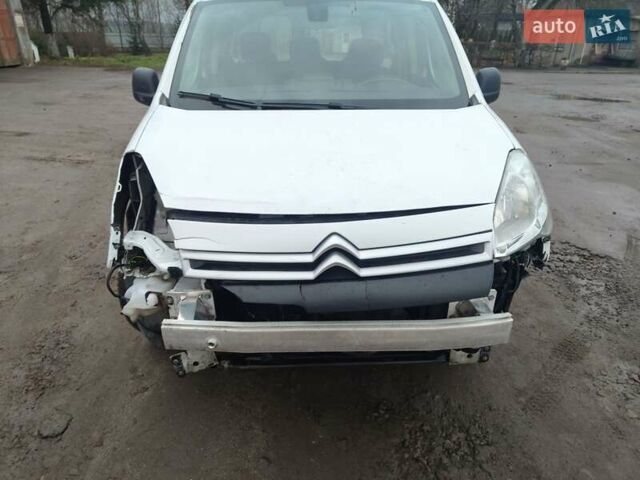 Белый Ситроен Берлинго, объемом двигателя 1.6 л и пробегом 86 тыс. км за 5700 $, фото 4 на Automoto.ua