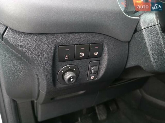 Белый Ситроен Берлинго, объемом двигателя 1.6 л и пробегом 172 тыс. км за 10500 $, фото 40 на Automoto.ua