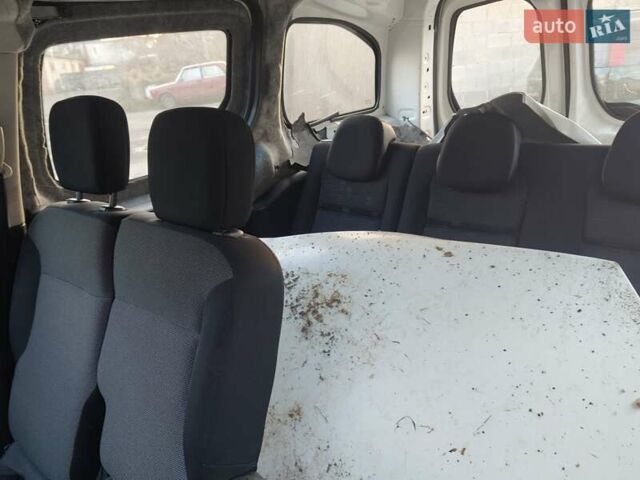 Білий Сітроен Берлінго, об'ємом двигуна 1.6 л та пробігом 86 тис. км за 5500 $, фото 13 на Automoto.ua