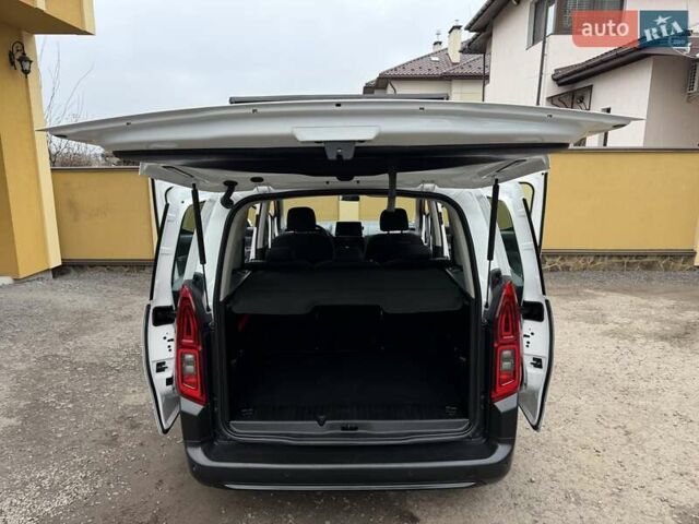 Белый Ситроен Берлинго, объемом двигателя 1.5 л и пробегом 159 тыс. км за 15950 $, фото 52 на Automoto.ua