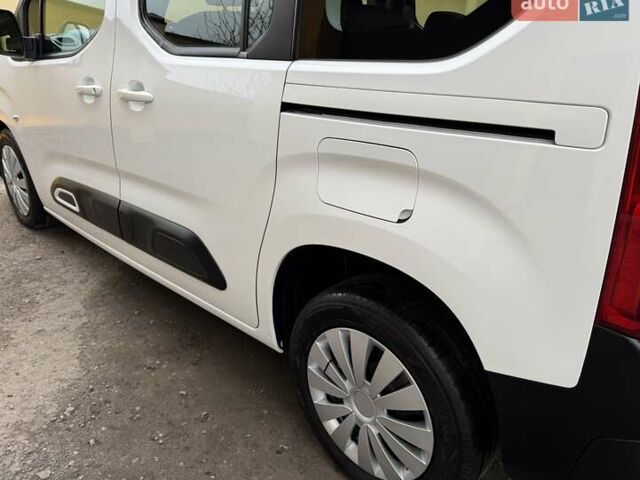 Белый Ситроен Берлинго, объемом двигателя 1.5 л и пробегом 159 тыс. км за 15950 $, фото 30 на Automoto.ua