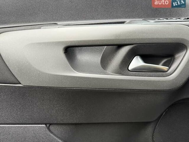 Белый Ситроен Берлинго, объемом двигателя 1.5 л и пробегом 159 тыс. км за 15950 $, фото 64 на Automoto.ua