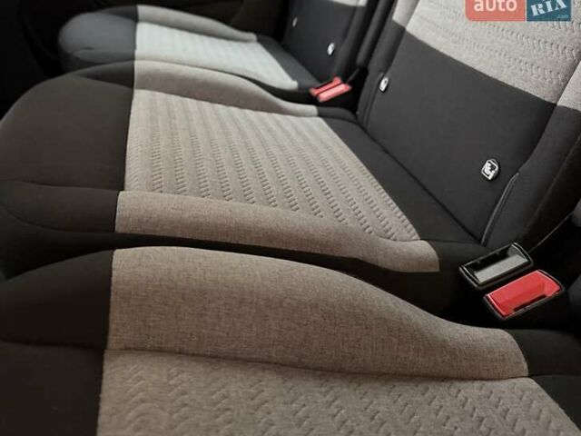 Белый Ситроен Берлинго, объемом двигателя 1.5 л и пробегом 159 тыс. км за 15950 $, фото 93 на Automoto.ua