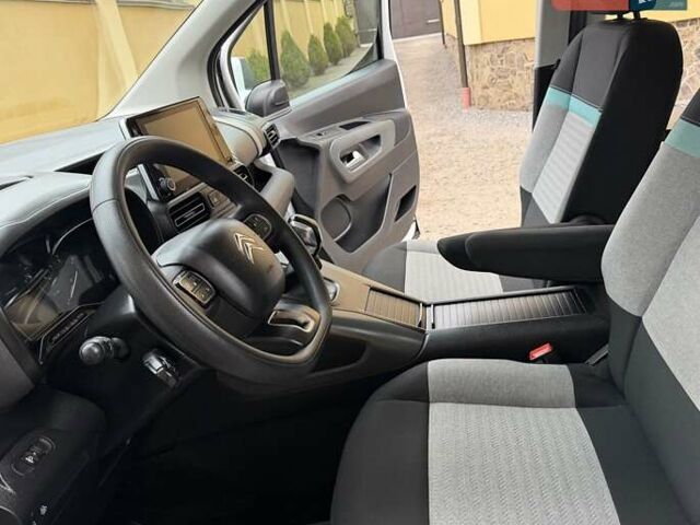 Белый Ситроен Берлинго, объемом двигателя 1.5 л и пробегом 159 тыс. км за 15950 $, фото 45 на Automoto.ua