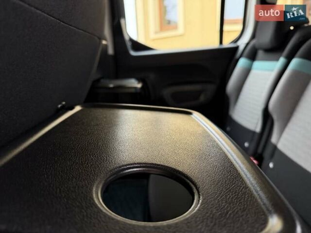 Белый Ситроен Берлинго, объемом двигателя 1.5 л и пробегом 159 тыс. км за 15950 $, фото 94 на Automoto.ua