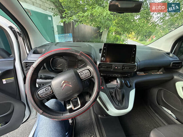 Белый Ситроен Берлинго, объемом двигателя 1.56 л и пробегом 49 тыс. км за 20700 $, фото 8 на Automoto.ua