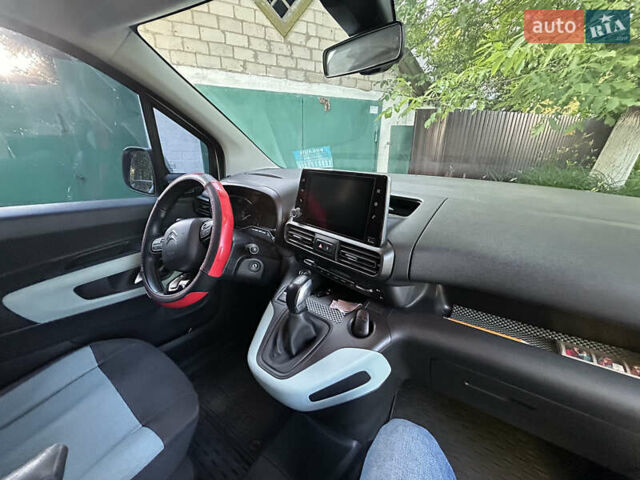 Белый Ситроен Берлинго, объемом двигателя 1.56 л и пробегом 49 тыс. км за 20700 $, фото 4 на Automoto.ua