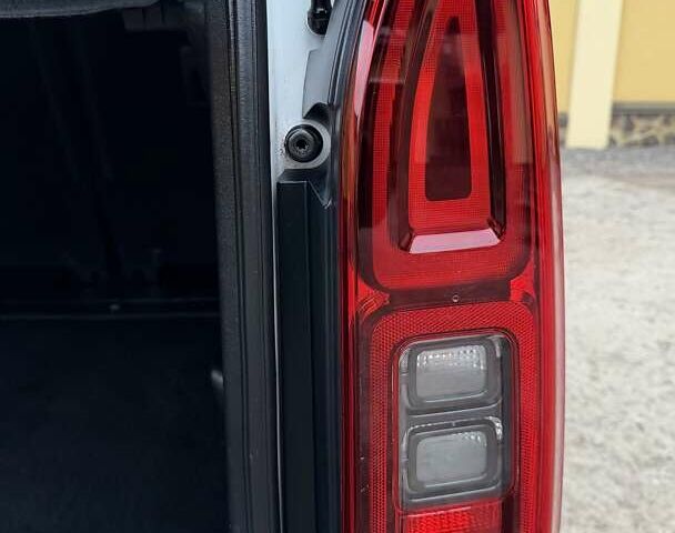 Белый Ситроен Берлинго, объемом двигателя 1.5 л и пробегом 159 тыс. км за 15950 $, фото 109 на Automoto.ua