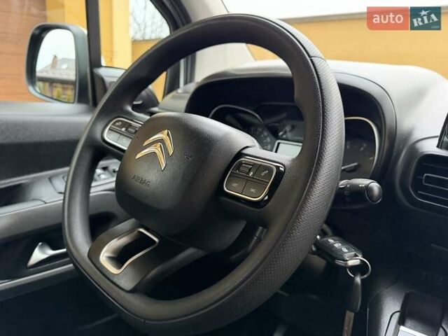 Белый Ситроен Берлинго, объемом двигателя 1.5 л и пробегом 159 тыс. км за 15950 $, фото 127 на Automoto.ua