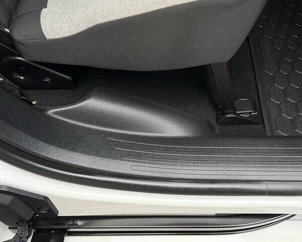 Белый Ситроен Берлинго, объемом двигателя 1.5 л и пробегом 159 тыс. км за 15950 $, фото 53 на Automoto.ua