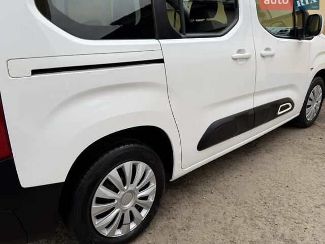 Белый Ситроен Берлинго, объемом двигателя 1.5 л и пробегом 159 тыс. км за 15950 $, фото 31 на Automoto.ua