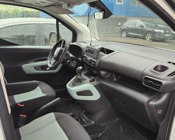 Сітроен Берлінго 2019 у Києві на Automoto.ua Білий Сітроен Берлінго, об'ємом двигуна 1.56 л та пробігом 228 тис. км за 17000 $, фото 2 на Automoto.ua