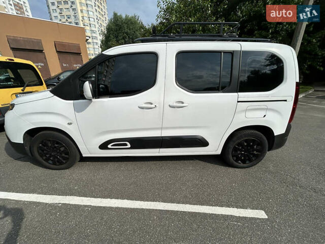 Белый Ситроен Берлинго, объемом двигателя 1.56 л и пробегом 49 тыс. км за 20700 $, фото 3 на Automoto.ua
