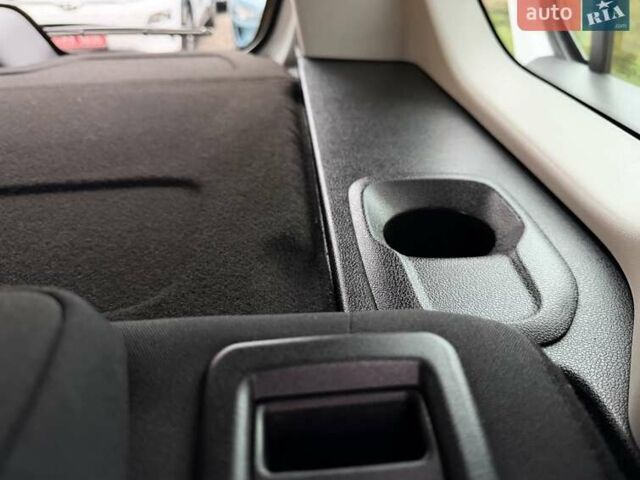 Белый Ситроен Берлинго, объемом двигателя 1.5 л и пробегом 159 тыс. км за 15950 $, фото 107 на Automoto.ua