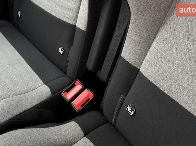 Белый Ситроен Берлинго, объемом двигателя 1.5 л и пробегом 159 тыс. км за 15950 $, фото 92 на Automoto.ua