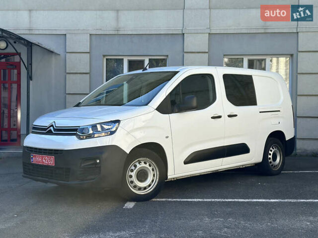 Белый Ситроен Берлинго, объемом двигателя 1.5 л и пробегом 107 тыс. км за 19300 $, фото 3 на Automoto.ua