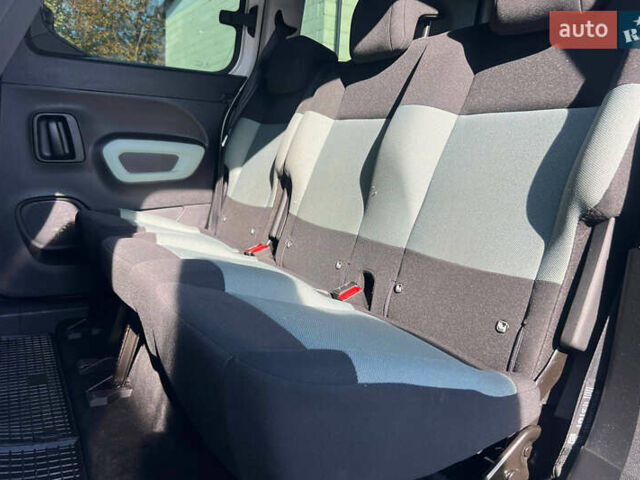 Белый Ситроен Берлинго, объемом двигателя 1.5 л и пробегом 186 тыс. км за 16000 $, фото 18 на Automoto.ua