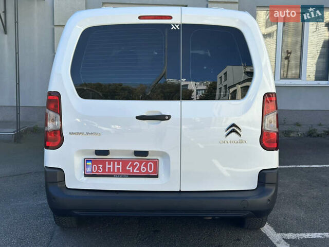 Белый Ситроен Берлинго, объемом двигателя 1.5 л и пробегом 107 тыс. км за 19300 $, фото 9 на Automoto.ua