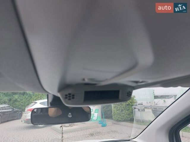 Белый Ситроен Берлинго, объемом двигателя 1.5 л и пробегом 186 тыс. км за 15100 $, фото 21 на Automoto.ua