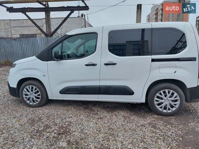 Белый Ситроен Берлинго, объемом двигателя 1.5 л и пробегом 186 тыс. км за 15100 $, фото 3 на Automoto.ua