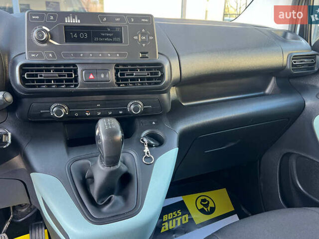 Белый Ситроен Берлинго, объемом двигателя 1.5 л и пробегом 186 тыс. км за 16000 $, фото 12 на Automoto.ua