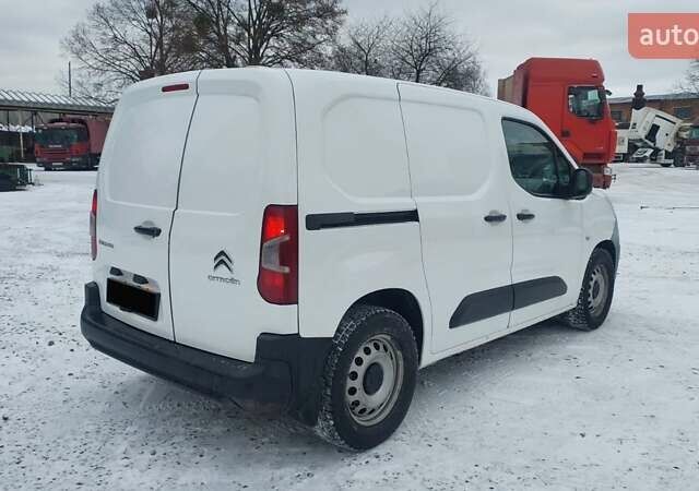 Белый Ситроен Берлинго, объемом двигателя 1.6 л и пробегом 155 тыс. км за 12500 $, фото 21 на Automoto.ua