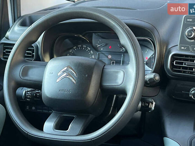 Белый Ситроен Берлинго, объемом двигателя 1.5 л и пробегом 186 тыс. км за 16000 $, фото 10 на Automoto.ua