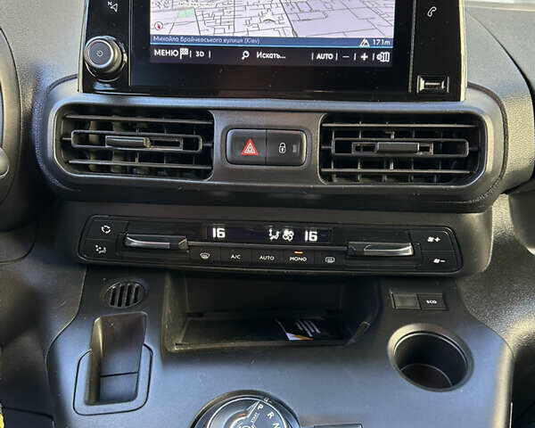 Белый Ситроен Берлинго, объемом двигателя 1.5 л и пробегом 107 тыс. км за 19300 $, фото 18 на Automoto.ua