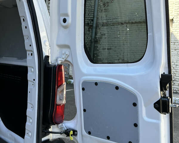 Белый Ситроен Берлинго, объемом двигателя 1.5 л и пробегом 107 тыс. км за 19300 $, фото 38 на Automoto.ua