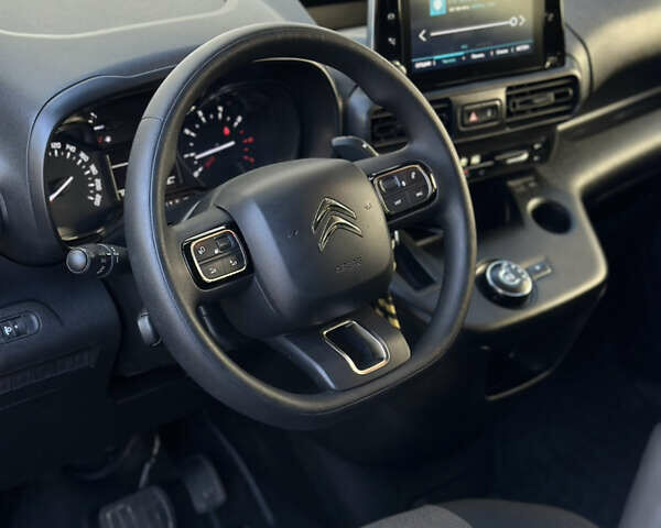 Белый Ситроен Берлинго, объемом двигателя 1.5 л и пробегом 107 тыс. км за 19300 $, фото 14 на Automoto.ua