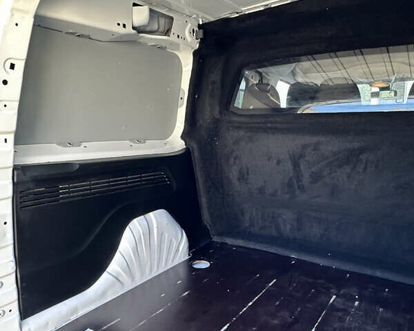 Белый Ситроен Берлинго, объемом двигателя 1.5 л и пробегом 107 тыс. км за 19300 $, фото 39 на Automoto.ua