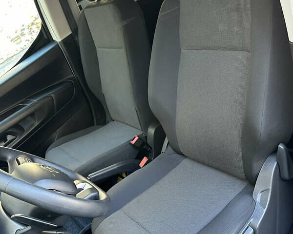 Белый Ситроен Берлинго, объемом двигателя 1.5 л и пробегом 107 тыс. км за 19300 $, фото 21 на Automoto.ua