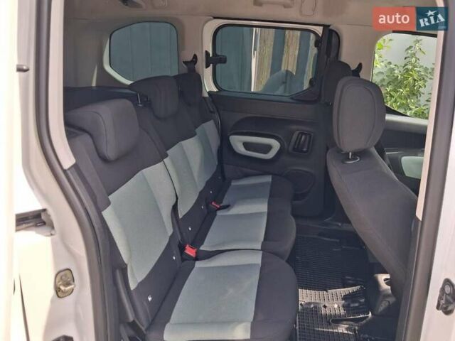 Белый Ситроен Берлинго, объемом двигателя 1.5 л и пробегом 186 тыс. км за 15100 $, фото 11 на Automoto.ua