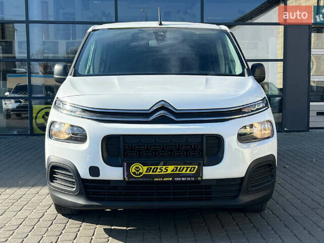 Белый Ситроен Берлинго, объемом двигателя 1.5 л и пробегом 186 тыс. км за 16000 $, фото 1 на Automoto.ua