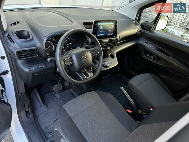 Белый Ситроен Берлинго, объемом двигателя 1.5 л и пробегом 107 тыс. км за 19300 $, фото 15 на Automoto.ua