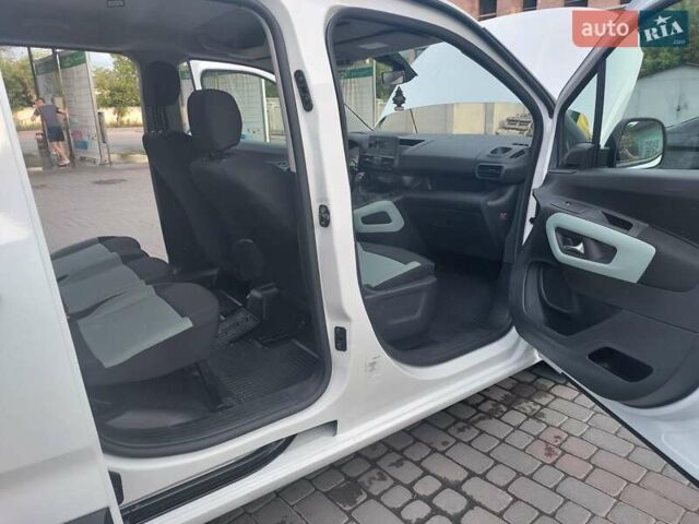 Белый Ситроен Берлинго, объемом двигателя 1.5 л и пробегом 186 тыс. км за 15100 $, фото 25 на Automoto.ua