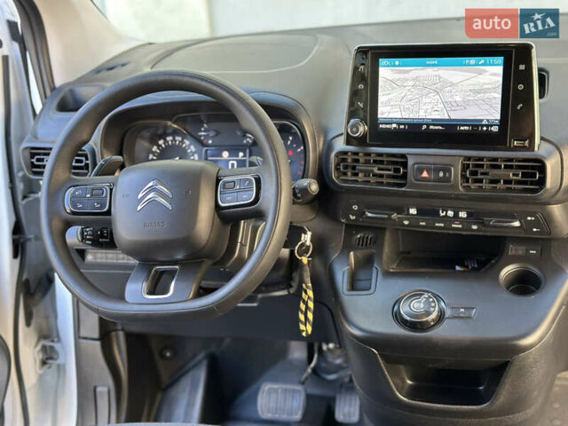 Белый Ситроен Берлинго, объемом двигателя 1.5 л и пробегом 107 тыс. км за 19300 $, фото 25 на Automoto.ua