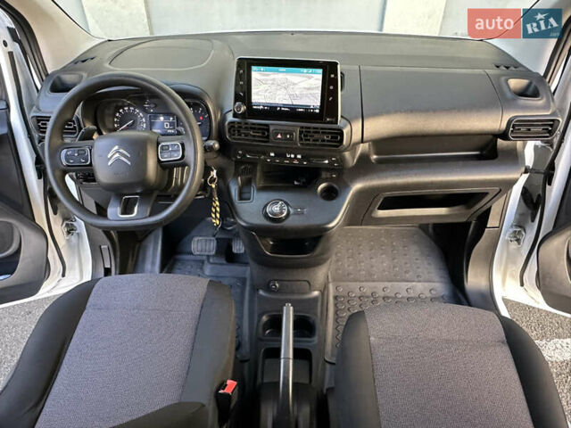 Белый Ситроен Берлинго, объемом двигателя 1.5 л и пробегом 107 тыс. км за 19300 $, фото 26 на Automoto.ua