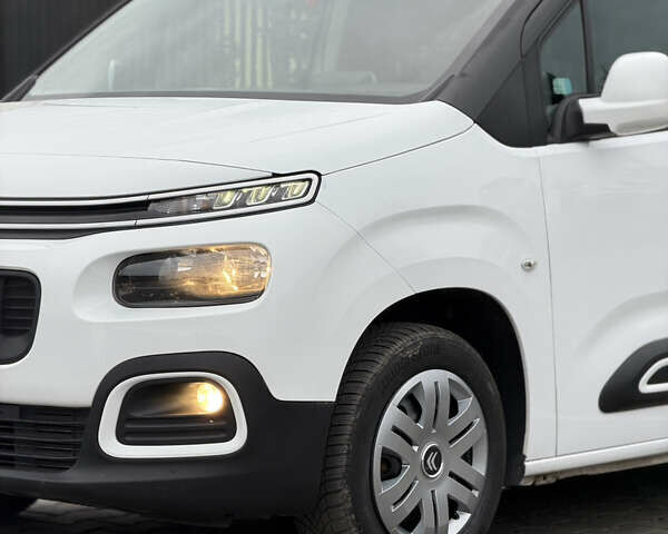 Білий Сітроен Берлінго, об'ємом двигуна 1.5 л та пробігом 194 тис. км за 15999 $, фото 4 на Automoto.ua