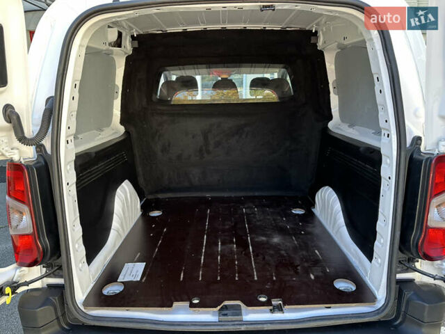 Белый Ситроен Берлинго, объемом двигателя 1.5 л и пробегом 107 тыс. км за 19300 $, фото 36 на Automoto.ua