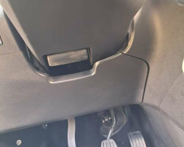 Белый Ситроен Берлинго, объемом двигателя 1.5 л и пробегом 186 тыс. км за 15100 $, фото 15 на Automoto.ua