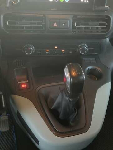 Білий Сітроен Берлінго, об'ємом двигуна 1.6 л та пробігом 114 тис. км за 18200 $, фото 12 на Automoto.ua