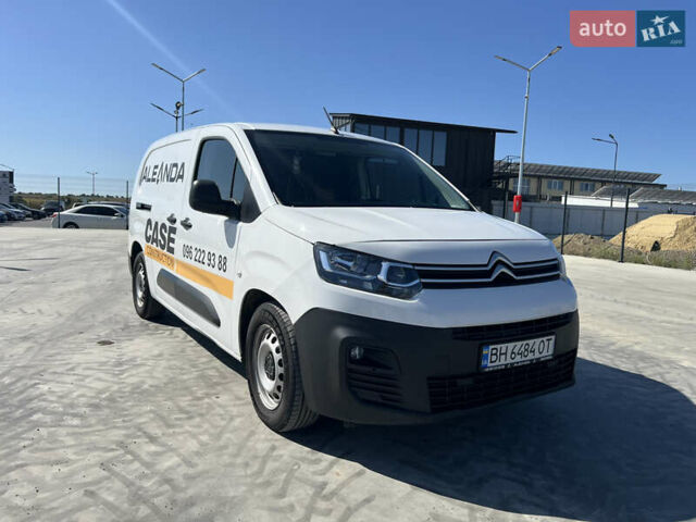 Белый Ситроен Берлинго, объемом двигателя 1.5 л и пробегом 235 тыс. км за 11600 $, фото 2 на Automoto.ua