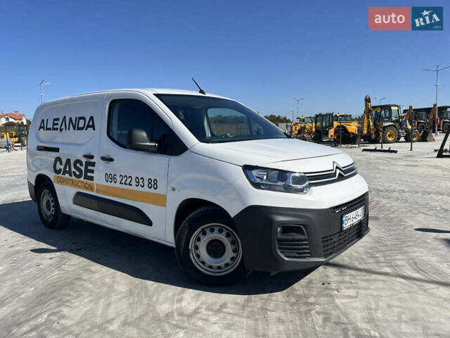 Белый Ситроен Берлинго, объемом двигателя 1.5 л и пробегом 235 тыс. км за 11600 $, фото 7 на Automoto.ua