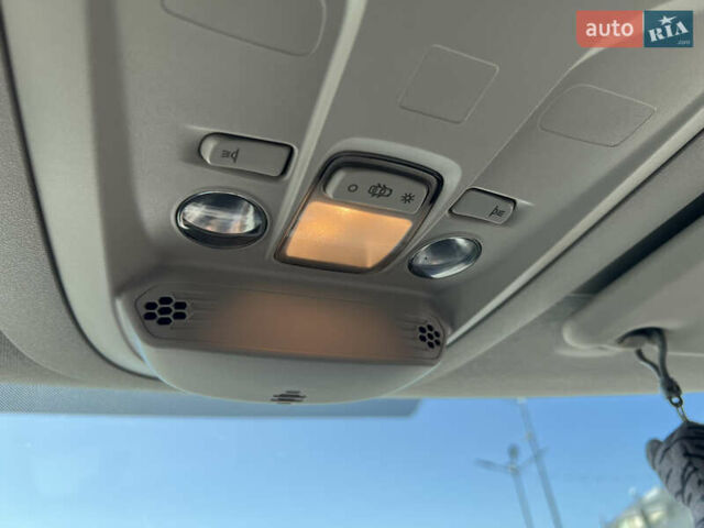 Белый Ситроен Берлинго, объемом двигателя 1.5 л и пробегом 235 тыс. км за 11600 $, фото 32 на Automoto.ua